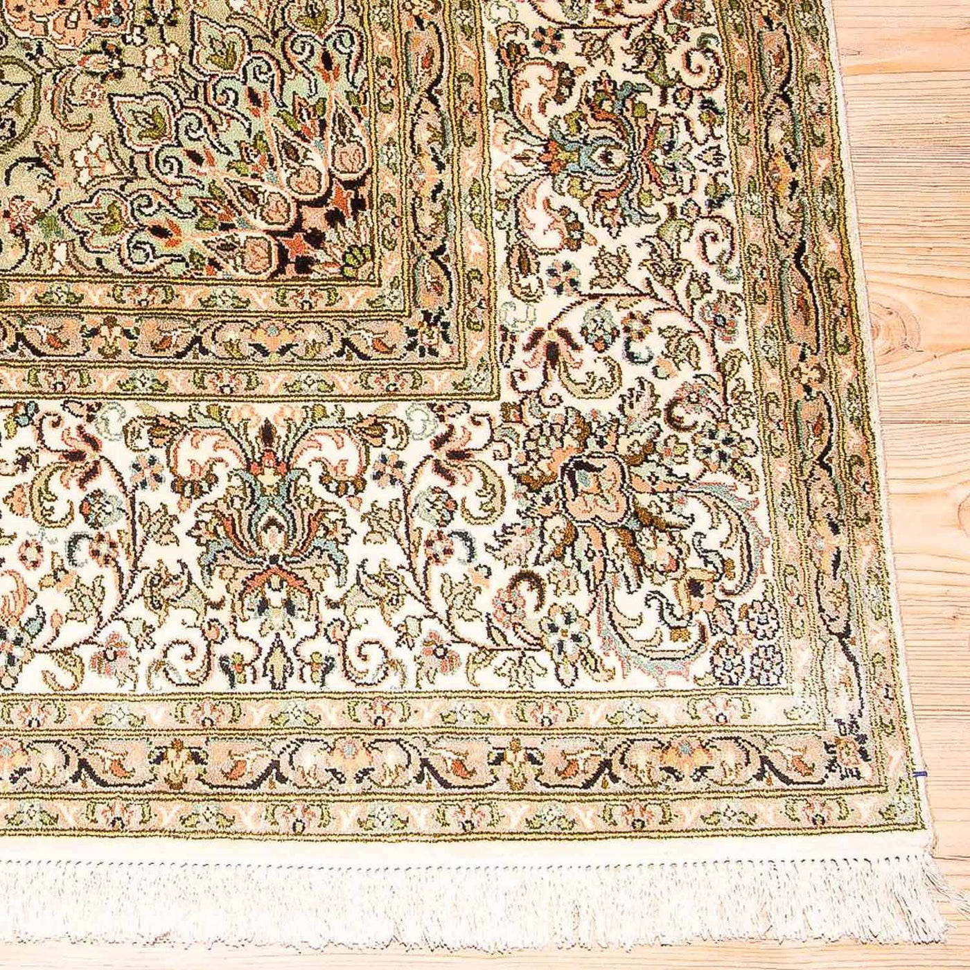 Silketeppe - Kashmir silke - 314 x 213 cm - beige