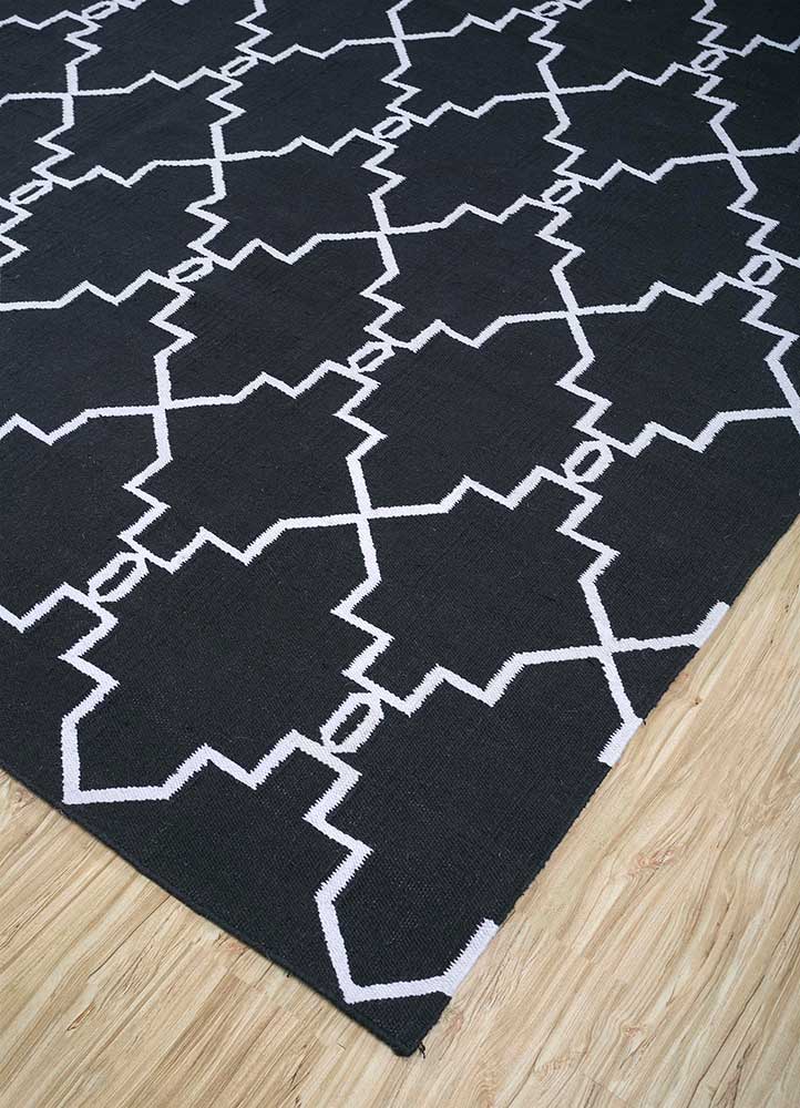 Ullteppe - 375 x 270 cm - svart og hvitt