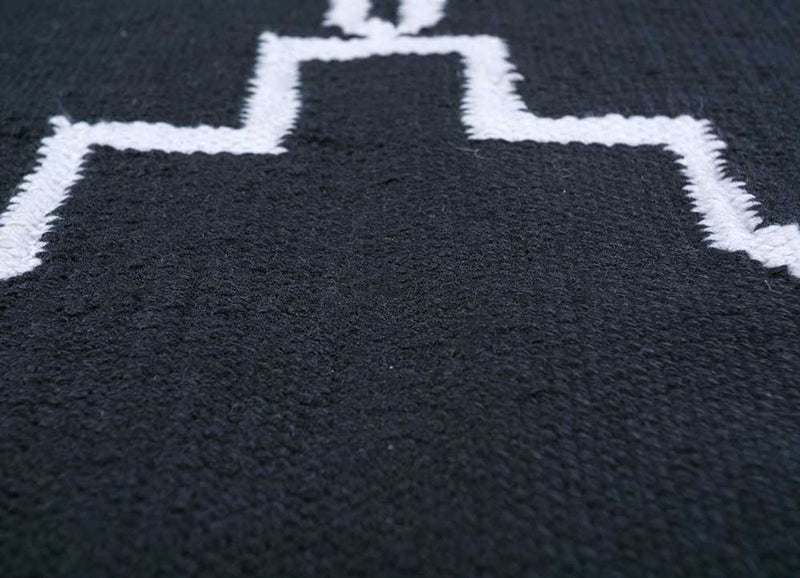 Ullteppe - 375 x 270 cm - svart og hvitt