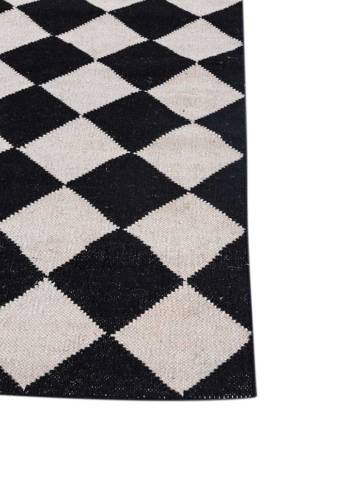 Ullteppe - 280 x 182 cm - svart og hvitt