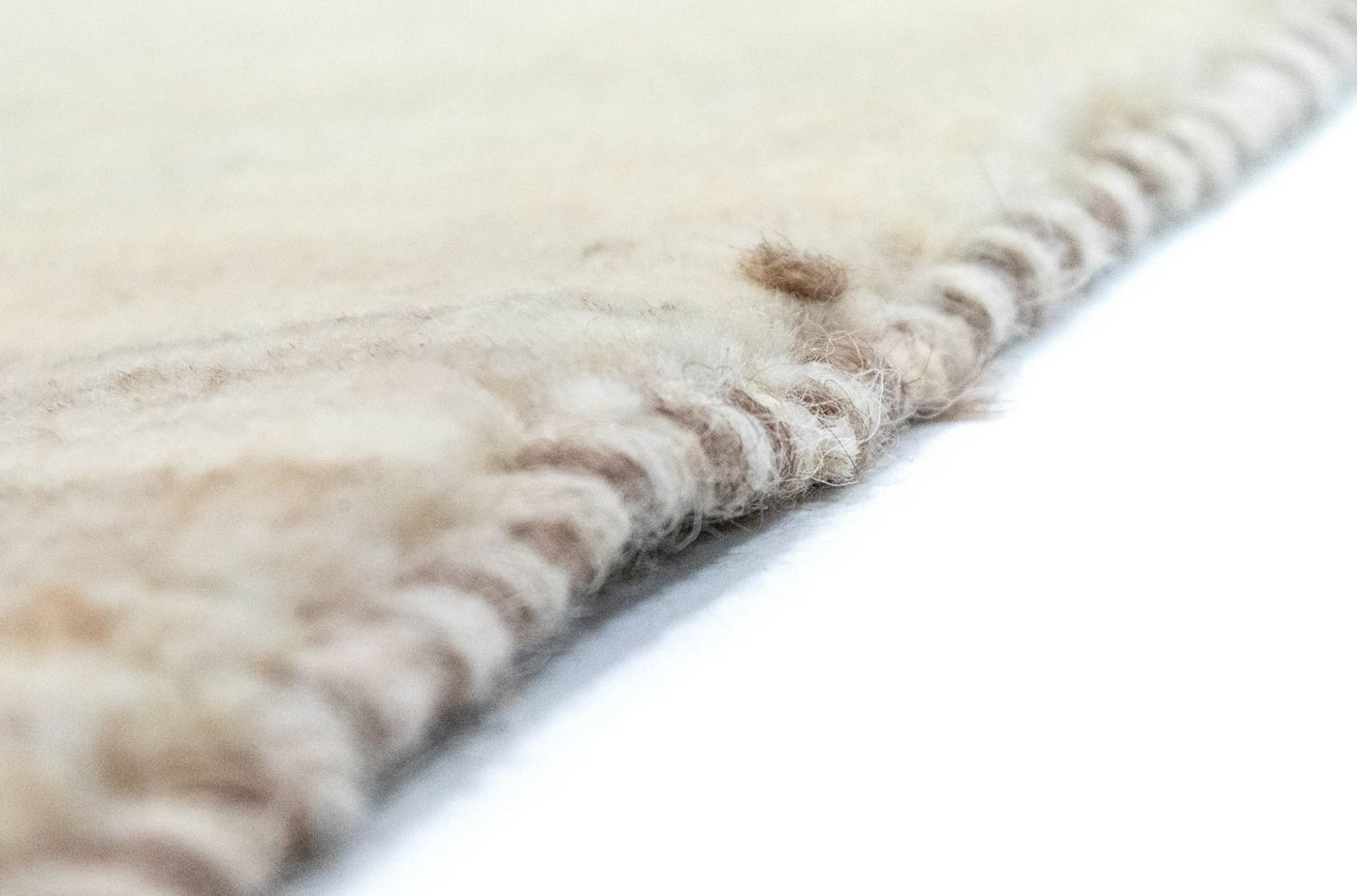 Gabbeh-teppe - persisk - 135 x 73 cm - naturhvit