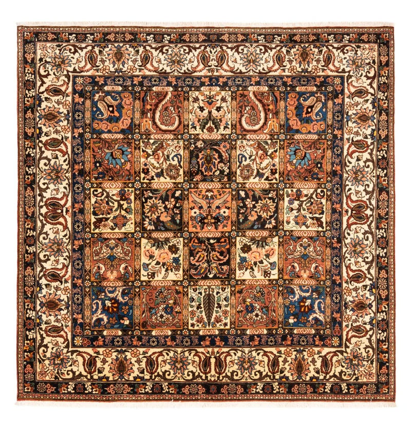 Bakhtiari Teppe 207x199cm - Persisk teppe