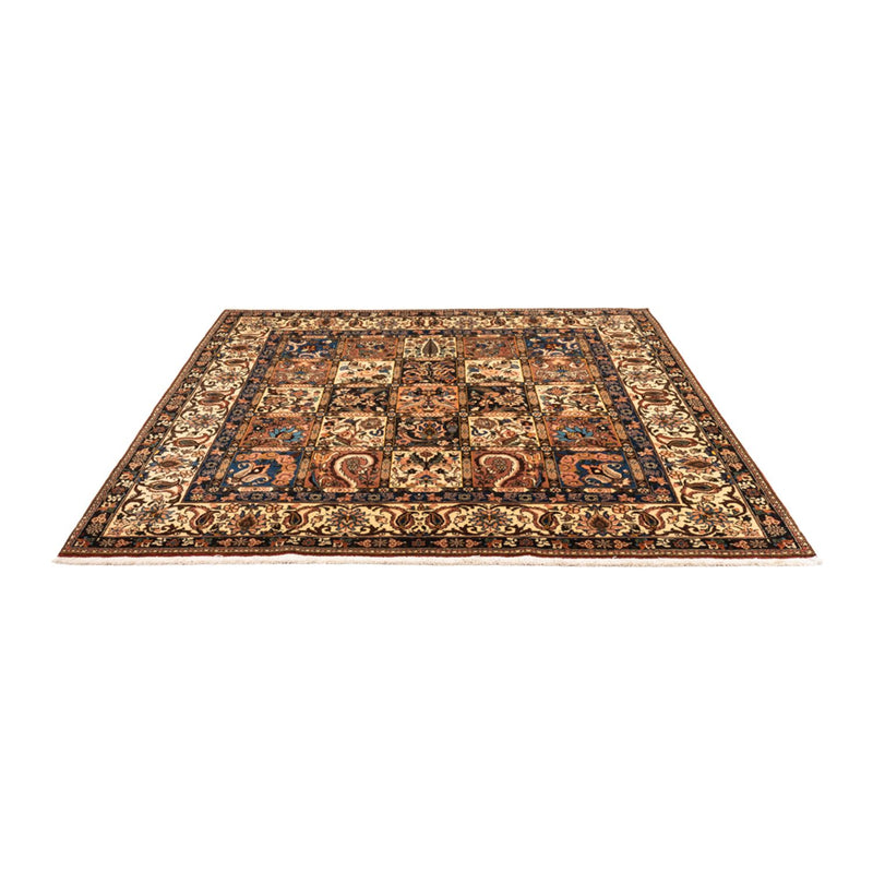 Bakhtiari Teppe 207x199cm - Persisk teppe