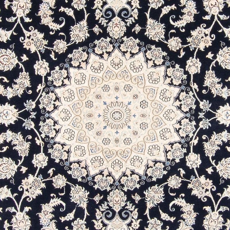 Nain Teppe 225x263cm - Persisk teppe