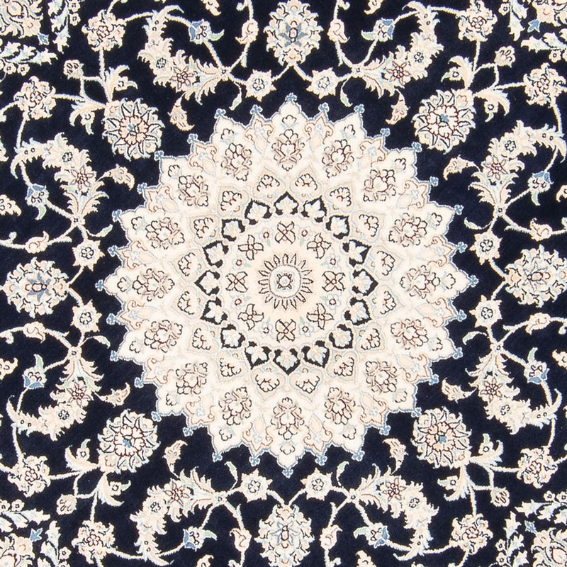Nain Teppe 195x204cm - Persisk teppe