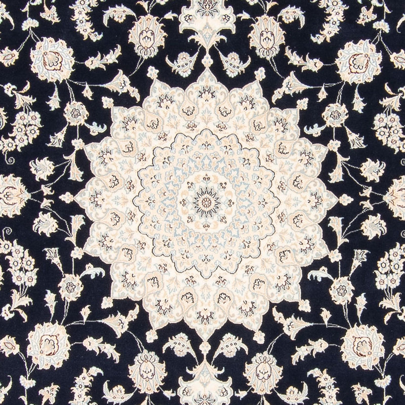 Nain Teppe 246x242cm - Persisk teppe