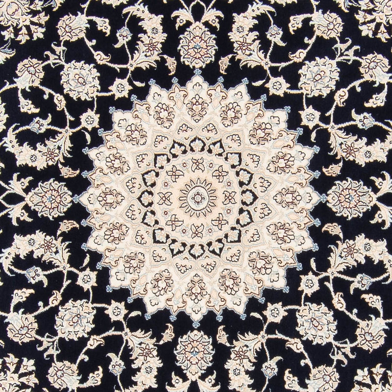Nain Teppe 195x206cm - Persisk teppe