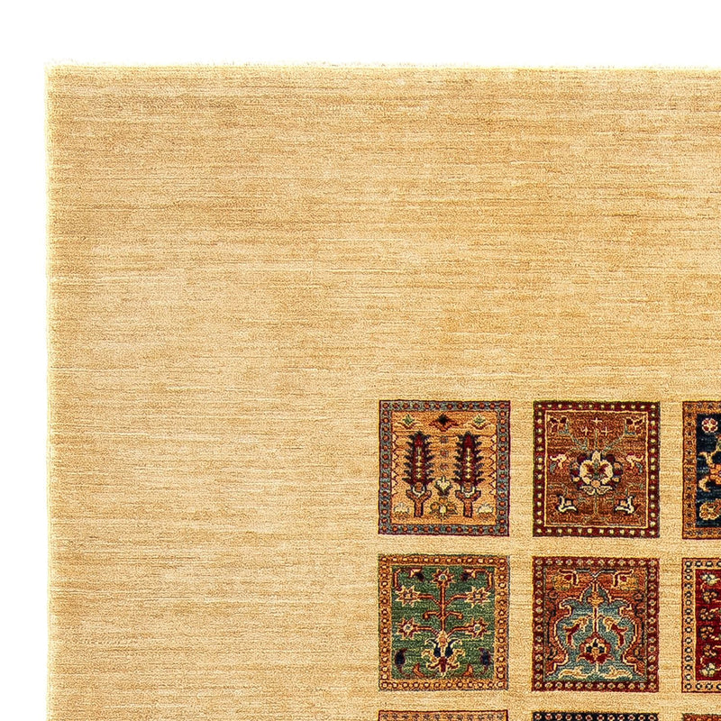 Bakhtiari Teppe 325x306cm - Persisk teppe